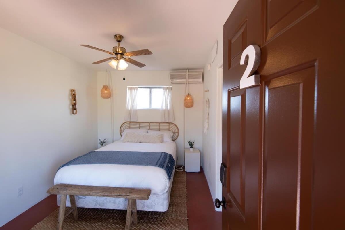 Renovated Lodge - Room 2 With Pool Access Joshua Tree Exterior photo