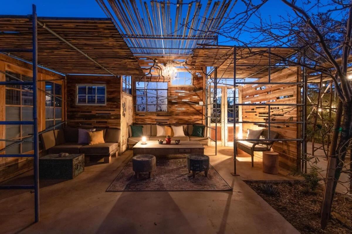 Renovated Lodge - Room 2 With Pool Access Joshua Tree Exterior photo