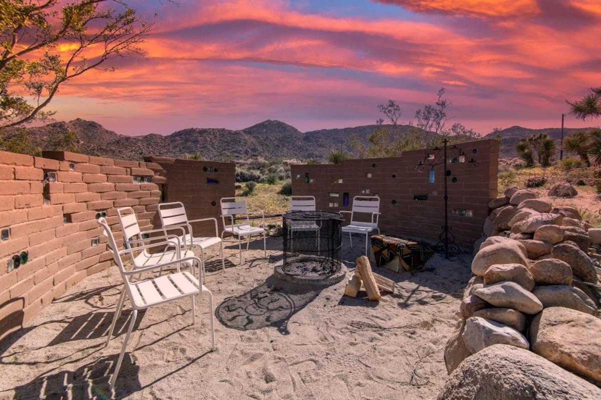 Renovated Lodge - Room 2 With Pool Access Joshua Tree Exterior photo