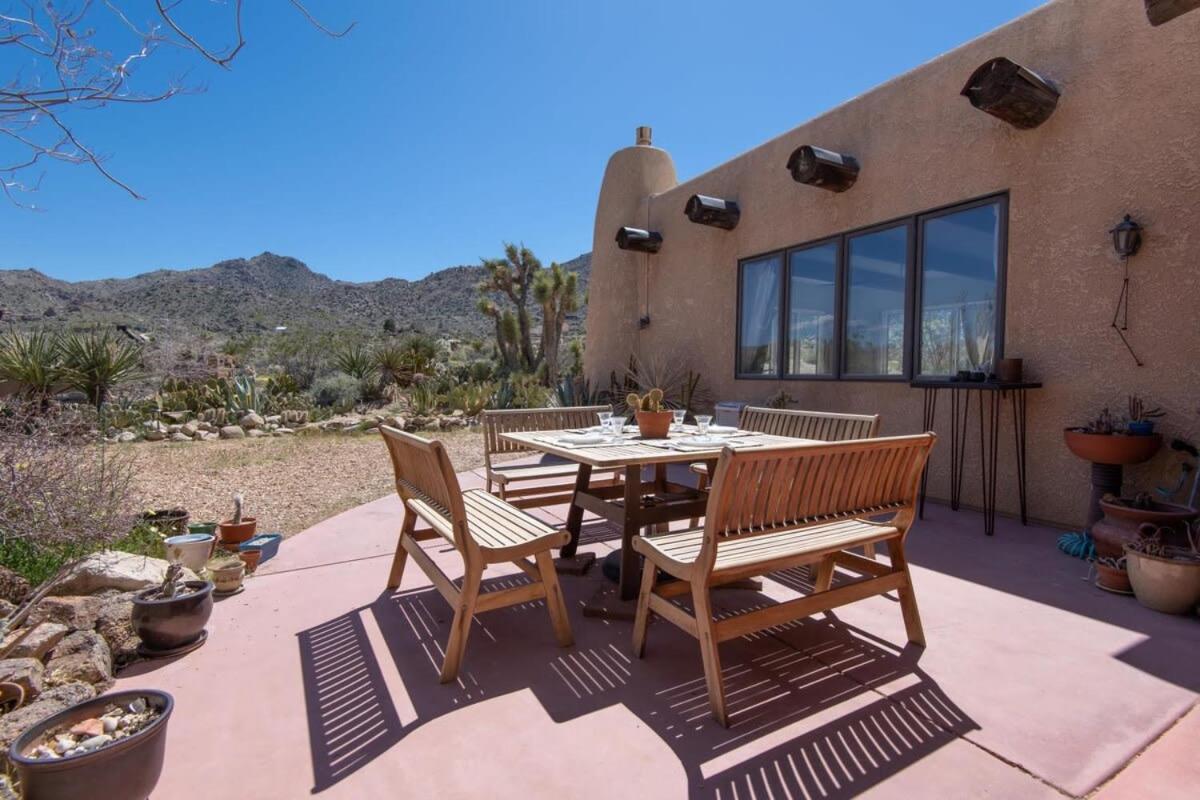 Renovated Lodge - Room 2 With Pool Access Joshua Tree Exterior photo
