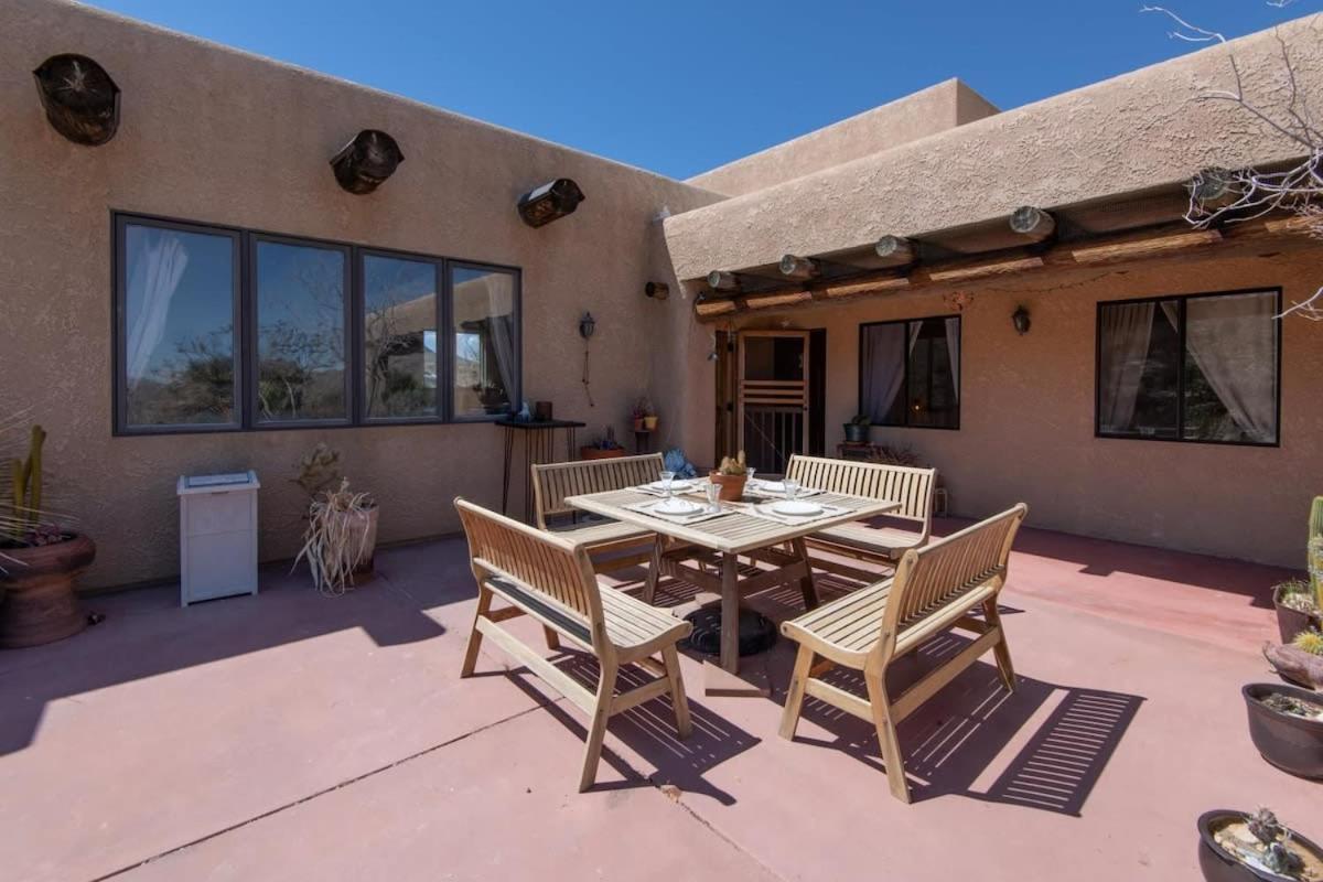 Renovated Lodge - Room 2 With Pool Access Joshua Tree Exterior photo